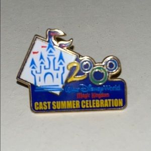 Disney cast summer celebration 2000 trading pin